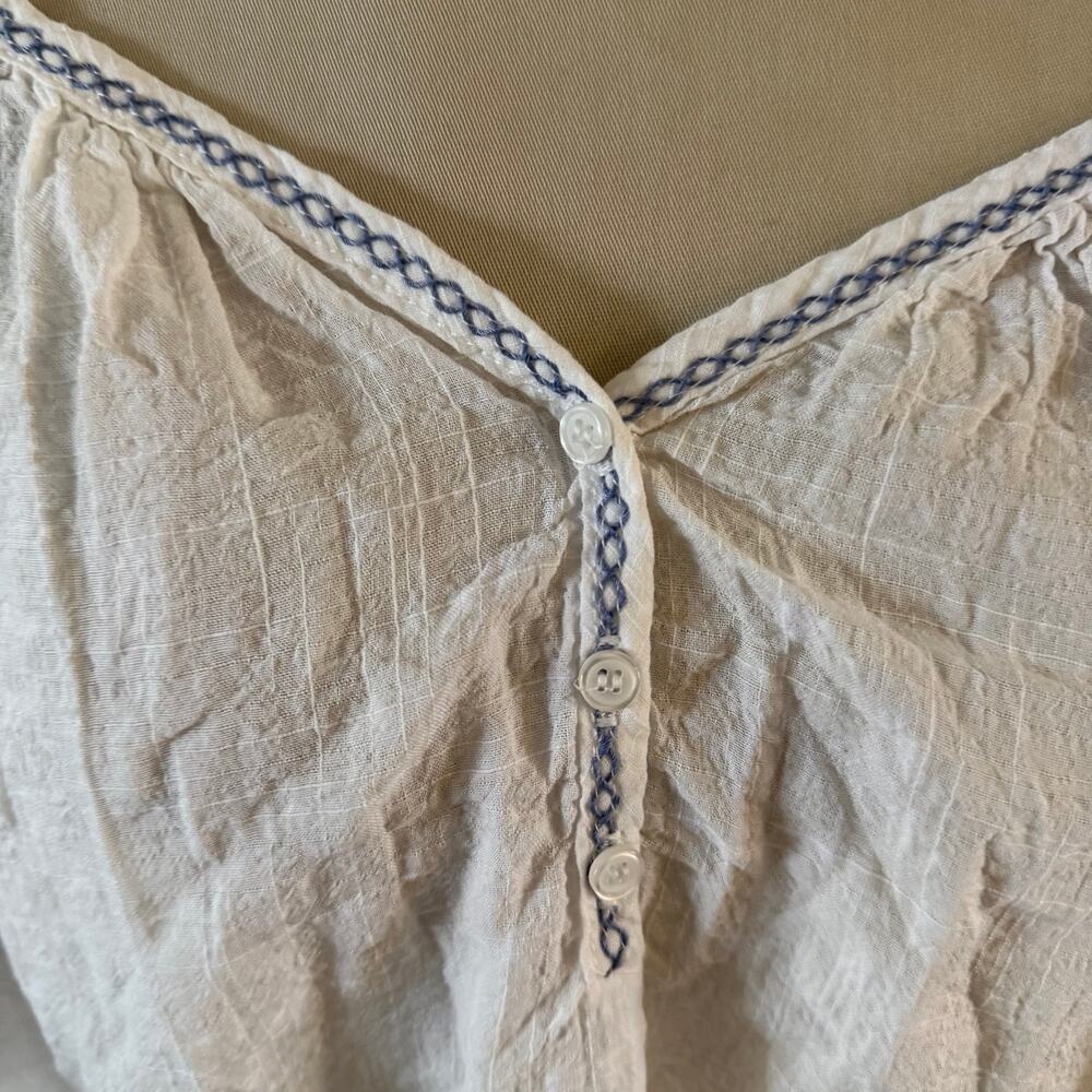 White Blue Embroidered Gauzy Flowy Blouse Plus Size 2X Boho Artsy - Picture 2 of 8